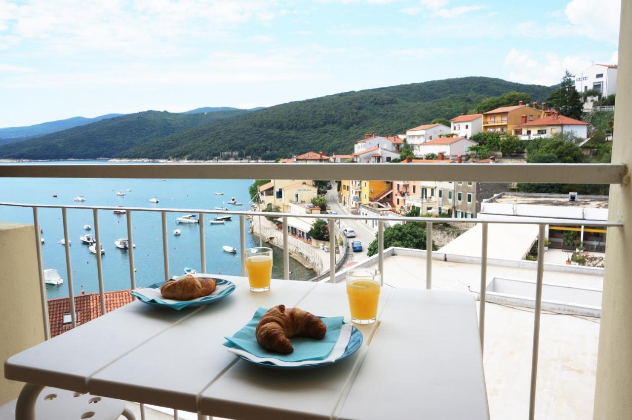 Apartment Layla - Intermezzo With Sea View In Center Of Rabac Kültér fotó
