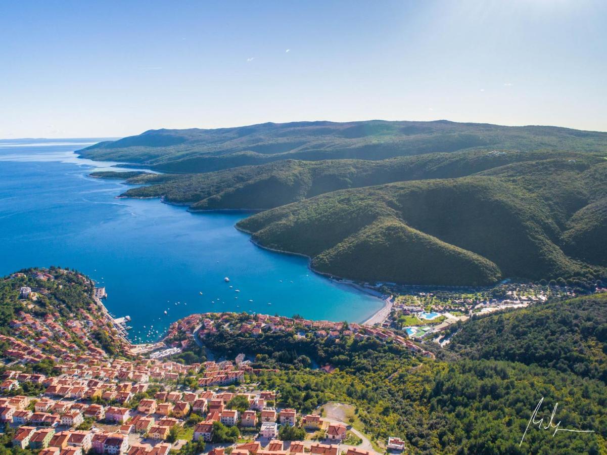 Apartment Layla - Intermezzo With Sea View In Center Of Rabac Kültér fotó